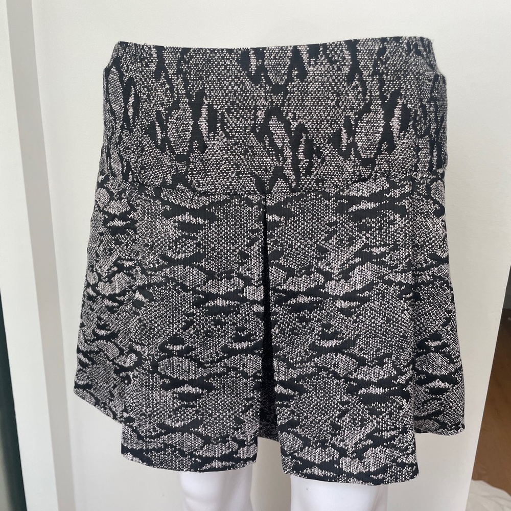 Walter Baker Pleated Skirt, Animal Print Pleated, Size 6